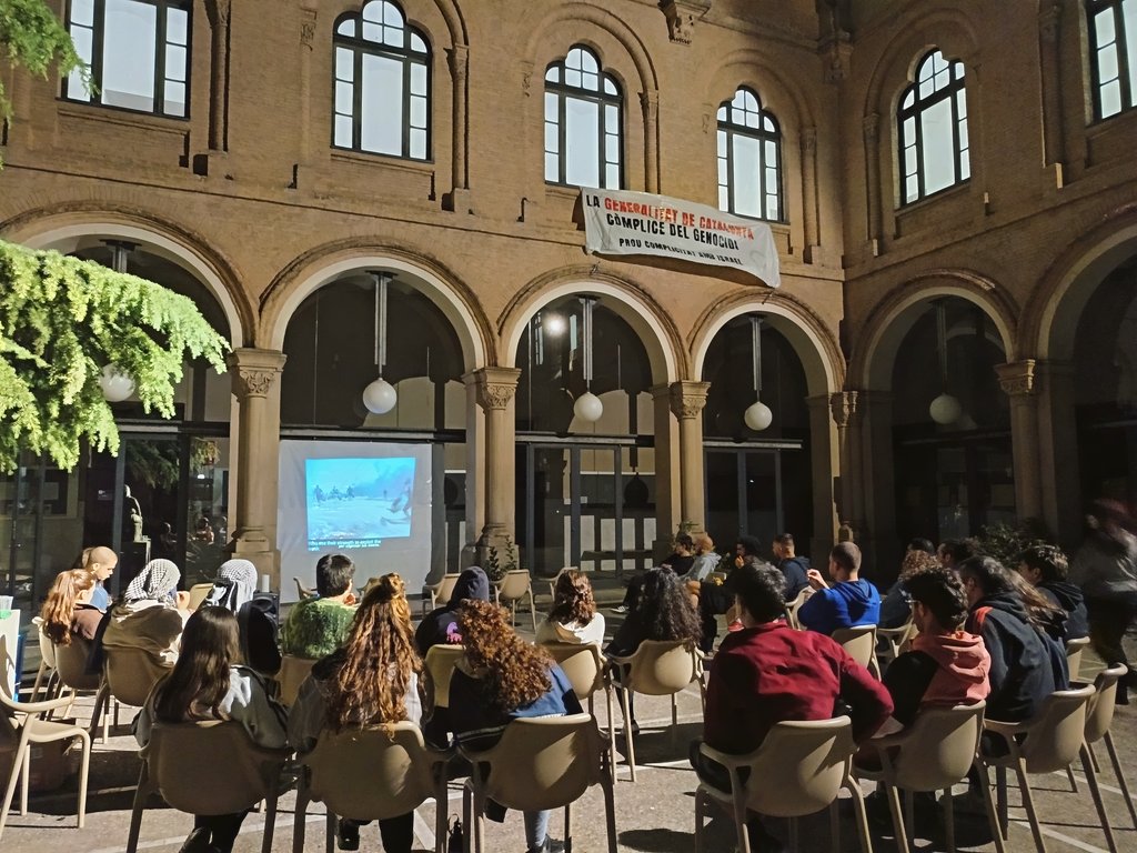 wontse_'s tweet photo. Fa poc més d'un any, a la UdL, després de setmanes d'estudiants acampats, els òrgans de govern votaven en bloc mantenir vincles amb Israel. https://t.co/lTXSXzgSbL