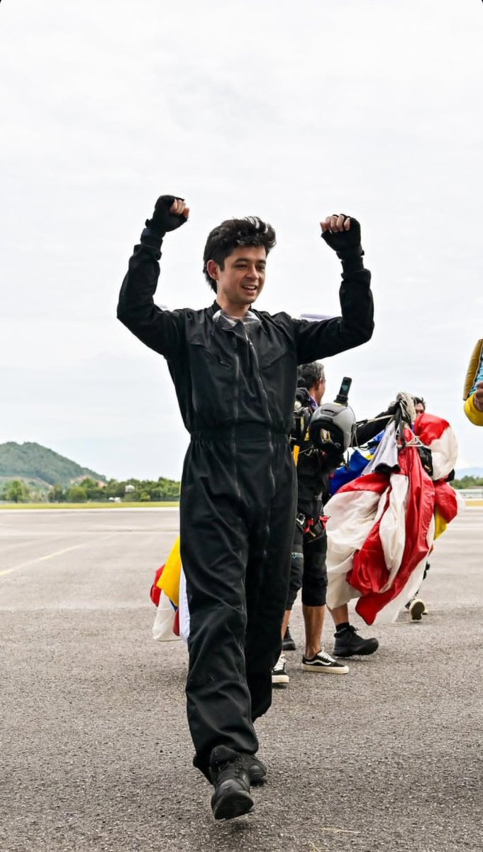 Tengku Hassanal Fans tweet media