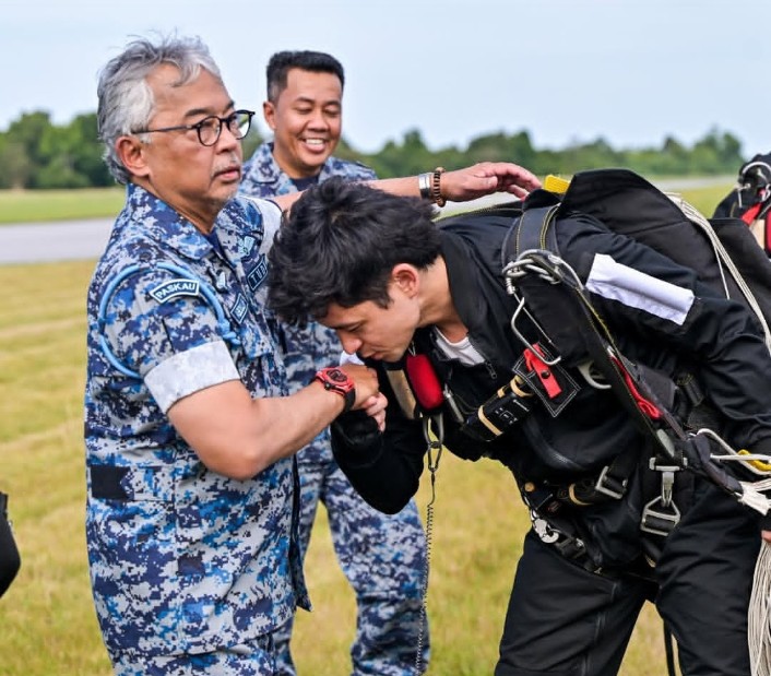 Tengku Hassanal Fans tweet media