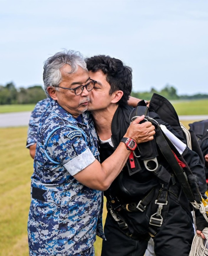 Tengku Hassanal Fans tweet media