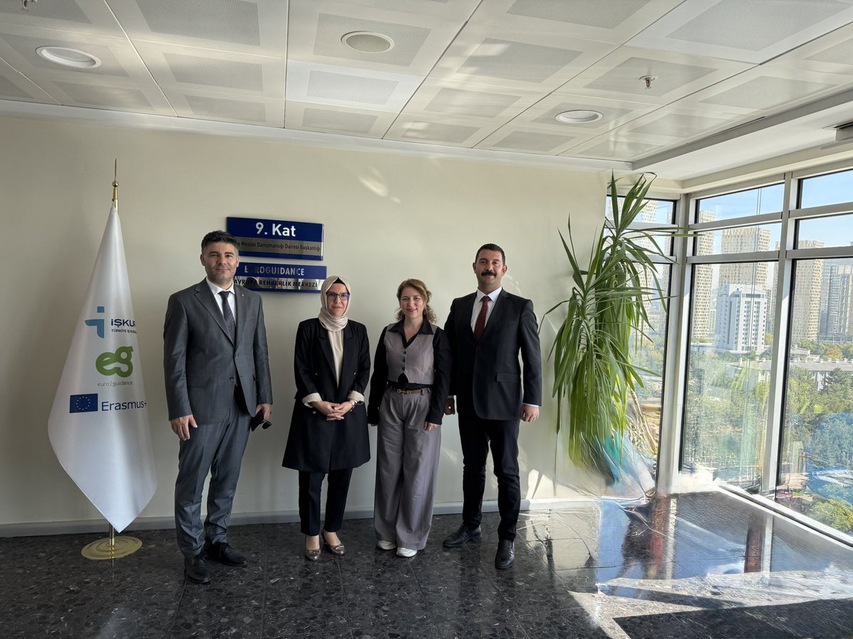 📍 Türkiye İş Kurumu Genel Müdürlüğü Ziyareti

İş ve Meslek Danışmanlığı Daire Başkanımız Sayın Nazan Öksüz’ü makamında ziyaret ettik. 

Görüşmemizde, iş ve meslek danışmanlığı hizmetlerinin daha nitelikli yürütülmesi adına sahadan edindiğimiz bilgi ve tecrübeleri paylaştık.