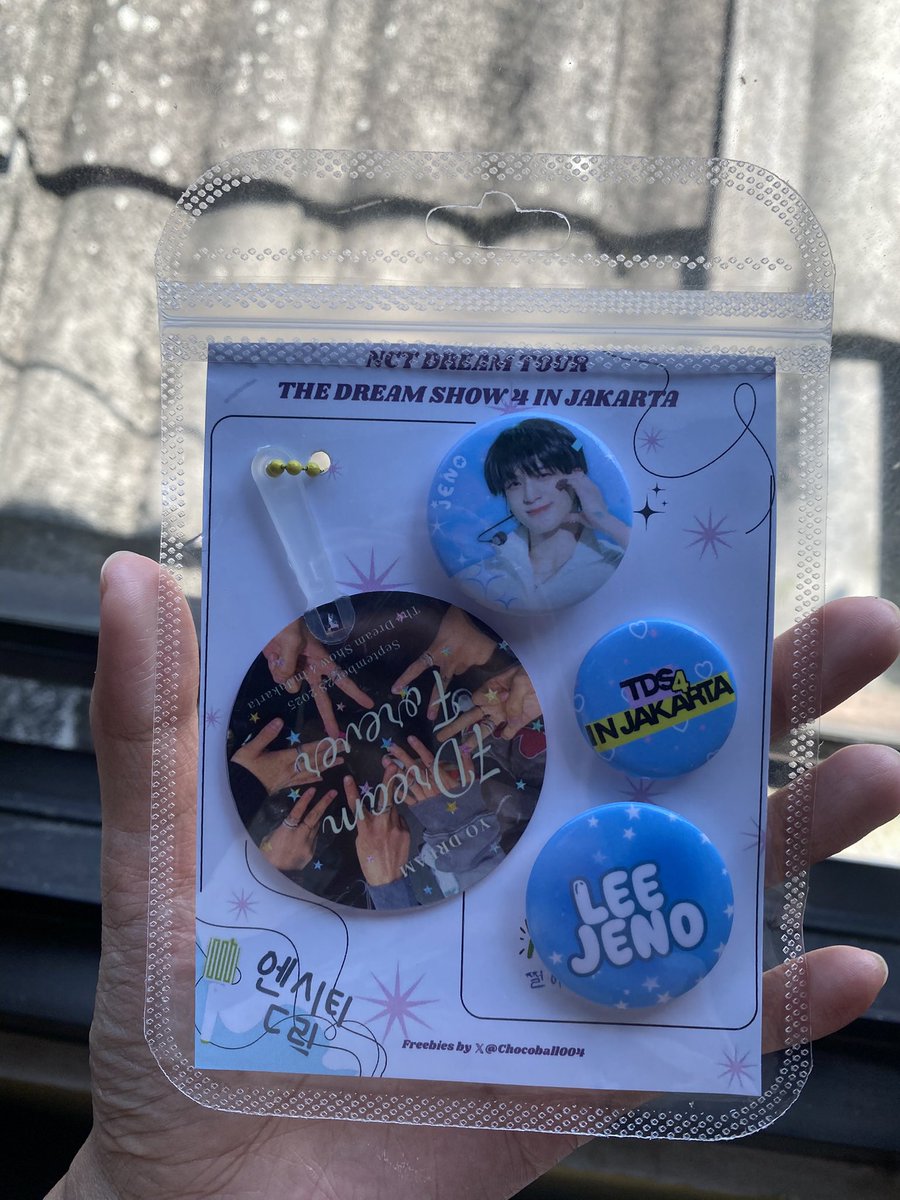 Chocoball004's tweet photo. ♡♡ Freebies TDS 4 in Jakarta ♡♡
By: @Chocoball004 

📍JIS
📆 Day 2 ( 28 September 2025 )
⏱️ TBA

how to claim?
♡⟡ rt &amp; like will be appreciated 
♡⟡ tag me if you get the freebies
♡⟡ limeted qty

See you theree! ✨

#TDS4JKT #THEDREAMSHOW4 #THEDREAMSHOW4_JAKARTA https://t.co/JOsaJcSNmm