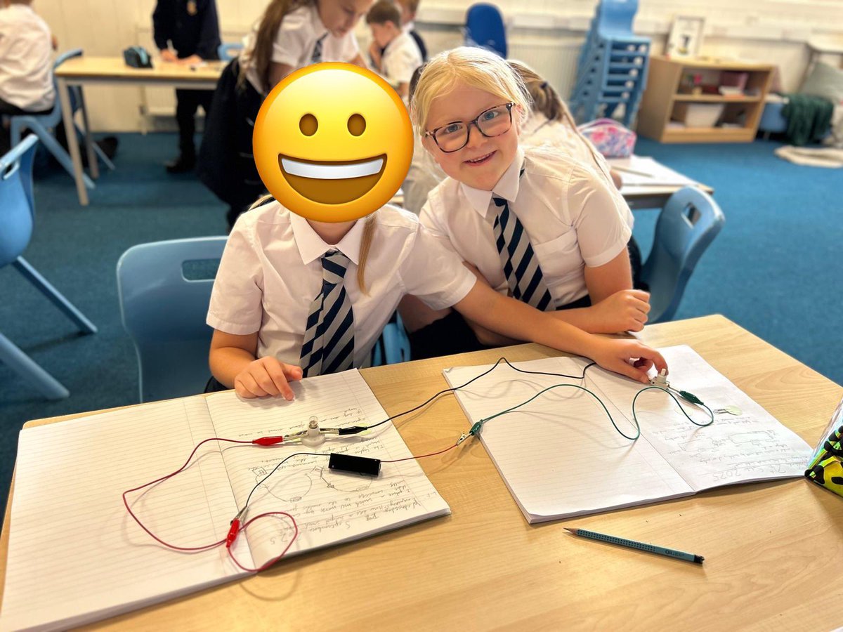 StWilfridsAng's tweet photo. Ripon Class enjoying learning about circuits⚡️ https://t.co/vXlYRron0k