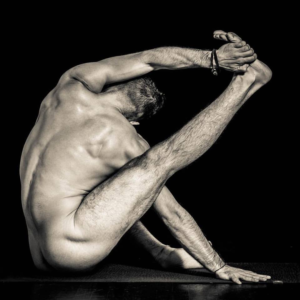 perfectfitwc's tweet image. Sweat is magic. Cover yourself in it daily to grant your wishes. ~ Namaste&apos;
#exercise #mensnaturalyoga #mendoingyoga