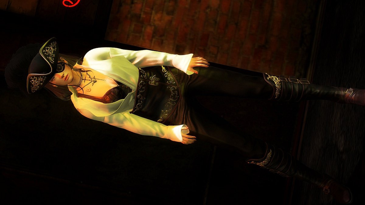 一昨日 ESCAPE LIVE に出かけるのに「スチパン仕様だよぉ」というので、2大芸人様に導かれ Engine Room でお買い物！と思ったものの、何かひっかかる気持ちがあって旧作だけどもコレが着たかったっ！