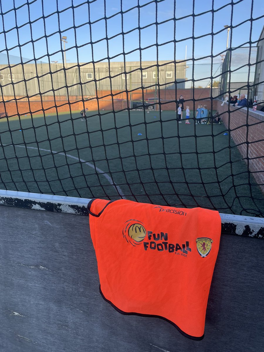 waspcfc's tweet image. Free sessions with  @FunFootballUK 

@ScotFACentral 

⚽️ 🥅 😀 

Come and join us next Tuesday 

5.30-6:30 

In the pods