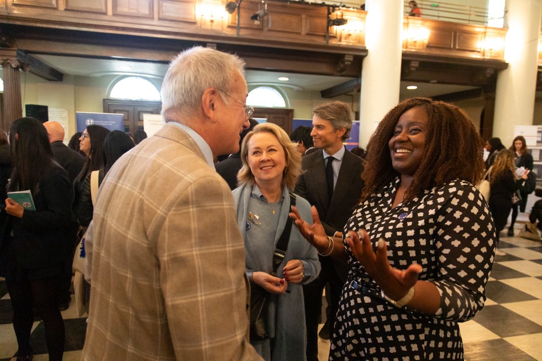 🎉It’s here! The #EuropeanDayofLanguages kicks off TODAY in London!  
We’re celebrating the richness of European languages and cultures with interactive sessions and more! 🇪🇺💬  
Explore virtual events and test your knowledge with a language quiz here: commission.europa.eu/about/departme…