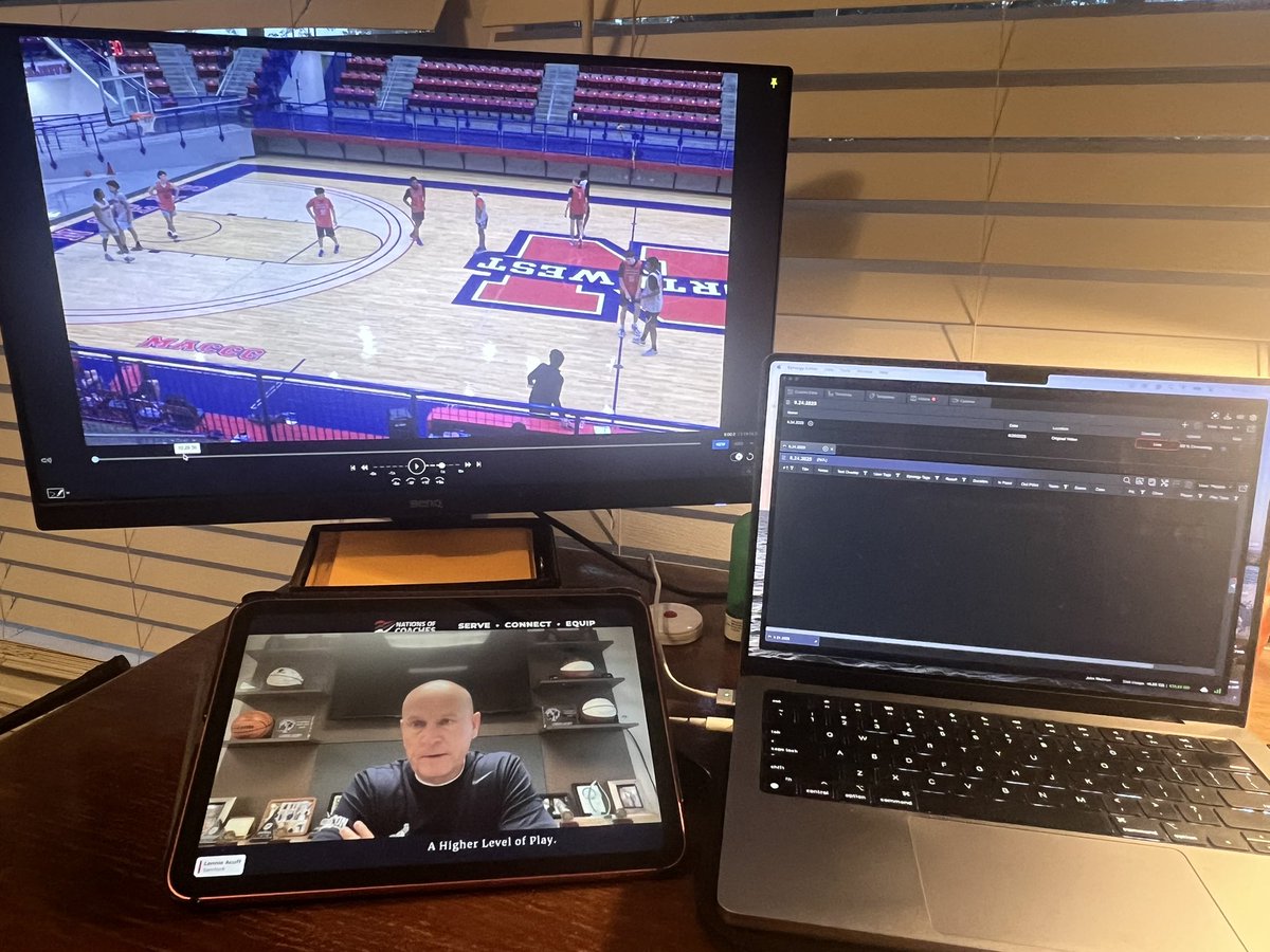 Always be Learning, Growing, and Evolving… <a href="/coachacuff/">Lennie Acuff</a> is one of the best! Thankful for <a href="/NationofCoaches/">Nations of Coaches</a> 🔴☆🔵 #FamilyFirst