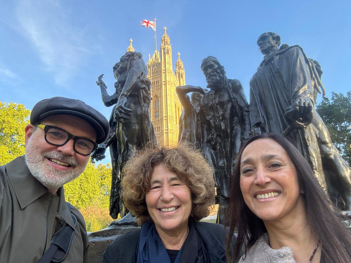 jasinbath's tweet image. Fabulous autumn morning at the House of Lords today in support of @Literacy_Trust #librariesforprimaries campaign! Lots of bookish people including @RobBiddulph Francesca Simon and more! @chickenhsebooks MORE READING PLEASE!