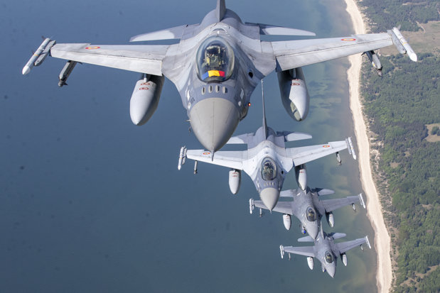 BREAKING: The Romanian Supreme Council of National Defense just decided to give mission commanders the authority to down any military aircraft entering Romanian airspace, while the decision to down civilian aircrafts entering illegally will remain with the Minister of Defense.
