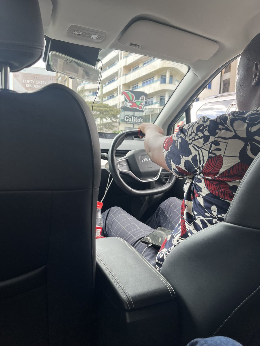 KyoheiFukui's tweet photo. ケニア🇰🇪Uberで初めてEVに乗った。
中国のNETA
乗り心地は悪くない
長持ちするんかな

Cash: Kes4.3mil
Loan: Kes5.0mil

16%、、、この国では暴利ではない😅

#TIA https://t.co/y8ppuhbADD