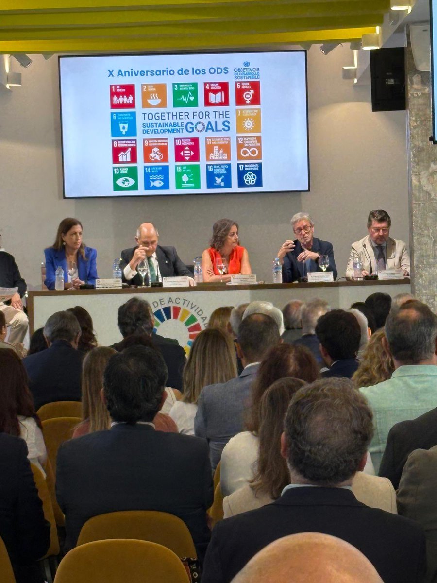 Participo en la jornada conmemorativa  Aniversario de los #ODS junto a <a href="/LinaGarcia_AND/">Catalina García</a> <a href="/MedioAmbAND/">Consejería de Sostenibilidad y Medio Ambiente</a> <a href="/CES_Sevilla/">Empresas de Sevilla</a> <a href="/CEAes_/">CEA</a> en la sede de <a href="/SomosFundMAS/">Fundación MAS</a> Una jornada para debatir sobre  #ODS y la realidad de la #Agenda2030 y nuestra aportación a esta meta <a href="/JJBocarando/">JJ Bocarando</a> <a href="/LFdez_Palacios/">Luis Fernández-Palacios</a>