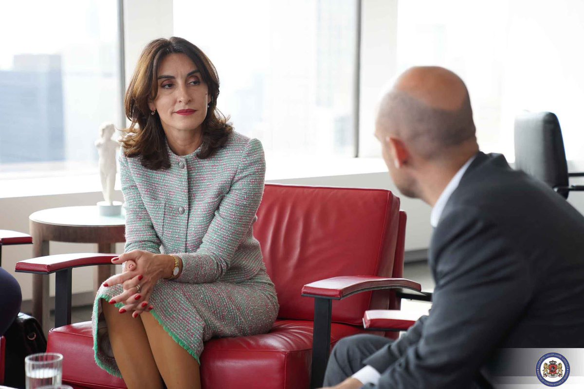 MFAgovge's tweet image. FM @MakaB__ met with 🇫🇷 FM @jnbarrot in New York within the scope of #UNGA80. Discussions focused on 🇬🇪-🇫🇷 cooperation, highlighting the importance of political dialogue and active communication to address common challenges, Georgia’s EU integration path, and regional security.