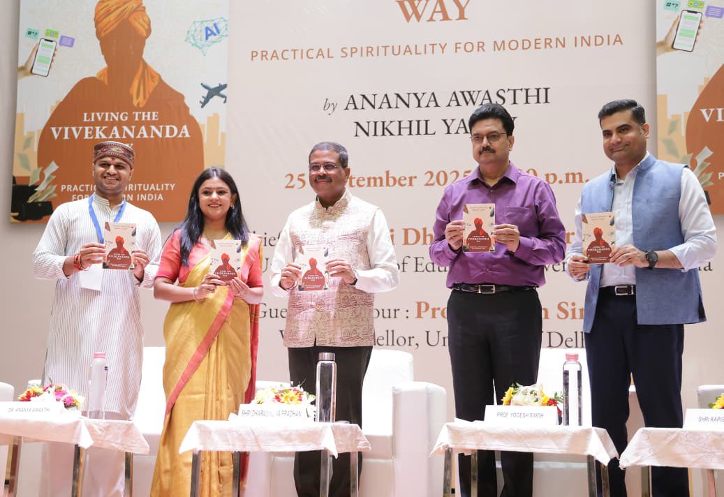 dpradhanbjp's tweet photo. A pleasure to launch the book “Living the Vivekananda Way” authored by my young friends Dr. @AnanyaAvasthi and Dr. @nikhilyogi_. A commendable initiative, the book, an exploration of the great man’s journey, will serve as a practical guide for the new generation into the timeless wisdom of Swami Vivekananda.