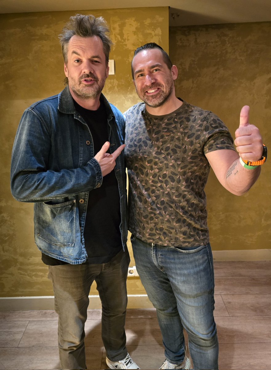 fooctrl's tweet image. Turning 40 is a big milestone, my wife&apos;s gift to me?

VIP 1st row seats + meeting @jimjefferies backstage at Son of a Carpenter tour in Amsterdam 👌

Also, @AmosGill22, you&apos;ll hear more of him in stand-up comedy world. What an opener!

Thank you all for an unforgettable night! 🫡