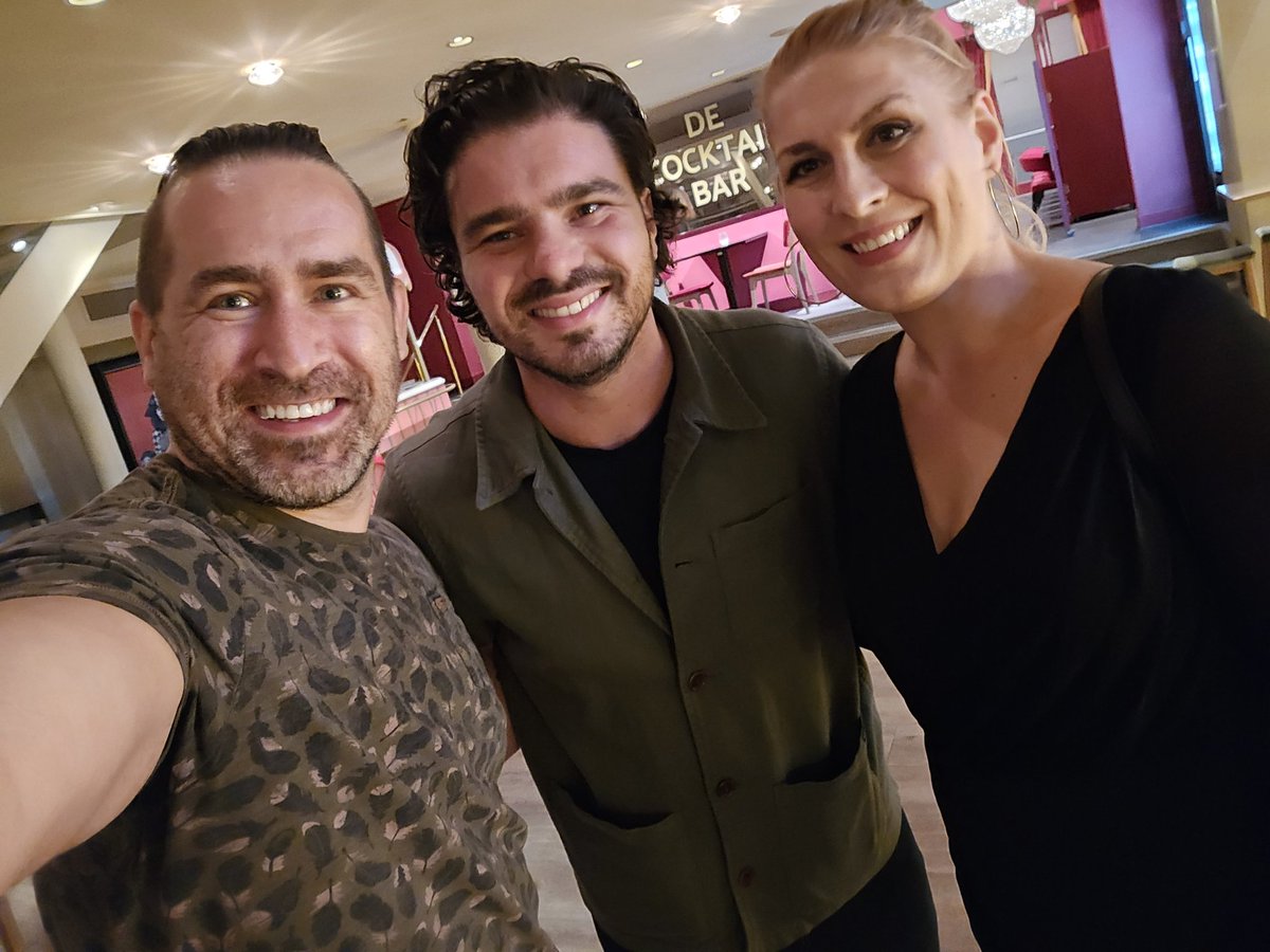 fooctrl's tweet image. Turning 40 is a big milestone, my wife&apos;s gift to me?

VIP 1st row seats + meeting @jimjefferies backstage at Son of a Carpenter tour in Amsterdam 👌

Also, @AmosGill22, you&apos;ll hear more of him in stand-up comedy world. What an opener!

Thank you all for an unforgettable night! 🫡