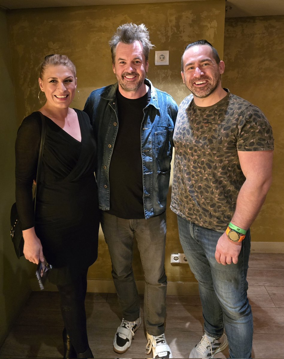 fooctrl's tweet image. Turning 40 is a big milestone, my wife&apos;s gift to me?

VIP 1st row seats + meeting @jimjefferies backstage at Son of a Carpenter tour in Amsterdam 👌

Also, @AmosGill22, you&apos;ll hear more of him in stand-up comedy world. What an opener!

Thank you all for an unforgettable night! 🫡