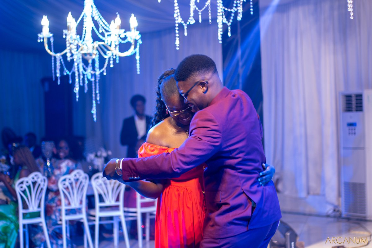 compengKNUST's tweet image. 💃&quot;Engineers on the dance floor? Yes, please!&quot;

Lecture halls by day, slow jams by night. 𝐎𝐮𝐫 𝐬𝐭𝐮𝐝𝐞𝐧𝐭𝐬 have got moves outside the books too.

Arcanum was a night of music and memories, because life isn&apos;t only about classes.