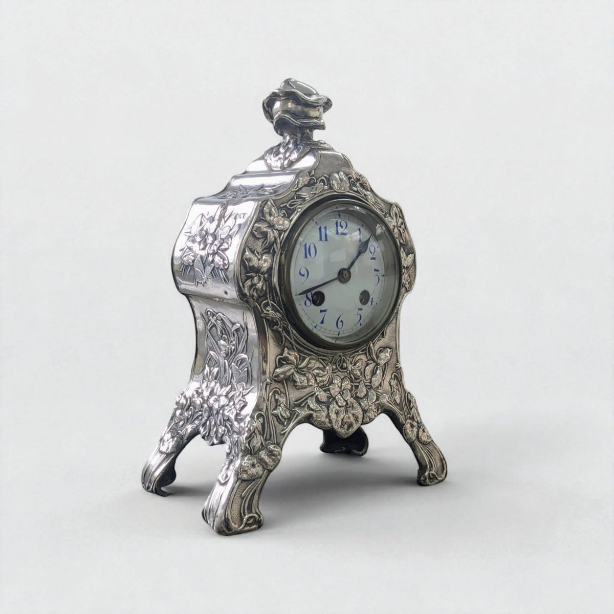 RogersJonesCo1's tweet image. 🚚 DELIVERED FOR AUCTION THIS WEEK 🚚

Silver mantel clock, Richard Comyns, London 1901, 27cms h.

ESTIMATE: £700-1000
AUCTION: Christmas sale
DATE: November 13th

#silver #silverclock #mantelclock #richardcomyns #clock