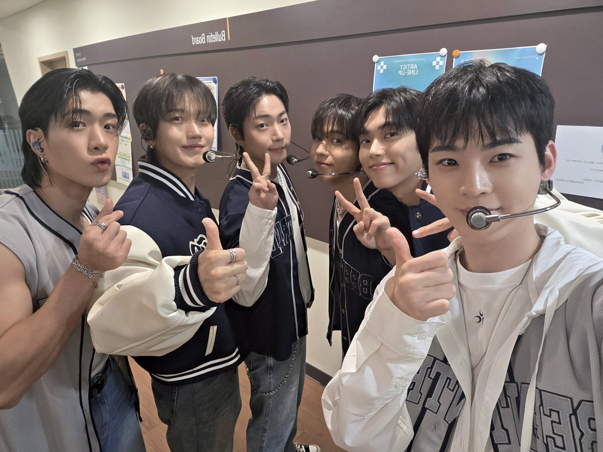 [#LightONF] 25.09.25 2025 숭의여자대학교 제53회 목멱축제 📸

설레는 마음으로 가득 찬 청춘이 함께 모여 빛났던 첫 대학 축제✨ 
온앤오프랑 같이 불러 노래!!!!!!🎤

#온앤오프 #ONF