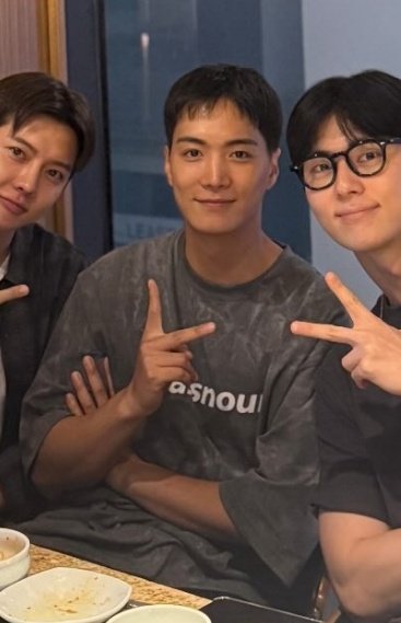 250925 #종현해 👍💙

#김종현 #종현 #jonghyeon
#KimJonghyeon #김종현하다 #with_u #쫑쫑쫑_쫑을울려라