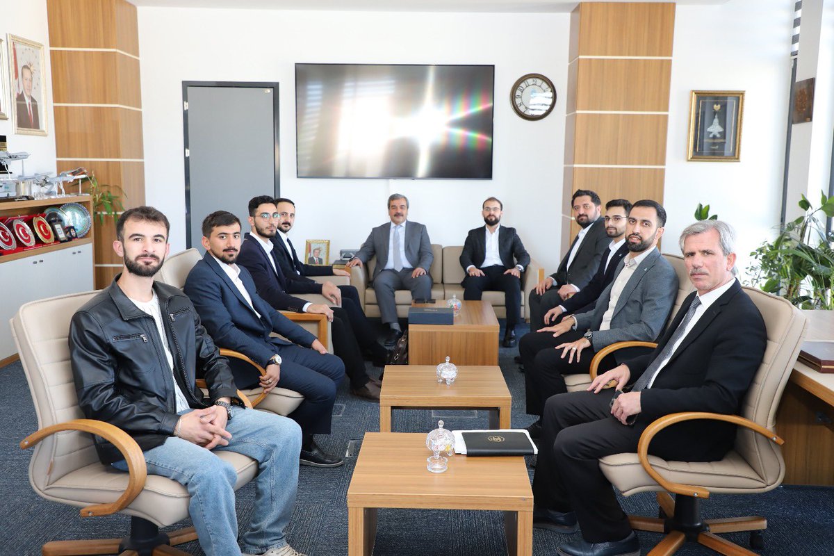 📍Sivas

Sivas Bilim ve Teknoloji Üniversitesi Rektörü Prof. Dr. Mehmet Kul hocamızı, İl Temsilcimiz M. Taha Akbulut ve yönetimi ile birlikte ziyaret ettik.

Kıymetli Rektörümüze, vakfımızın çalışmalarına göstermiş olduğu ilgi ve kıymetten ötürü teşekkürlerimizi sunuyoruz.