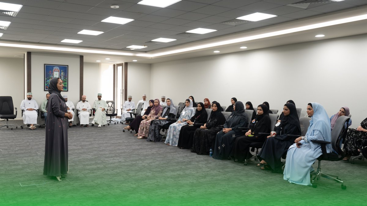 احتفاءً باليوم العالمي للامتثال، نظمنا ورشة توعوية لتعزيز الوعي بالقوانين وأثرها في بيئة العمل. وكانت فرصة ثمينة مع أ. صفية الجابري، مديرة دائرة مراقبة الالتزام في بنك الإسكان العُماني   ونفخر بوعي موظفينا وحرصهم الدائم على الاطلاع والتقيّد بالأنظمة، ليكونوا نموذجاً في الالتزام