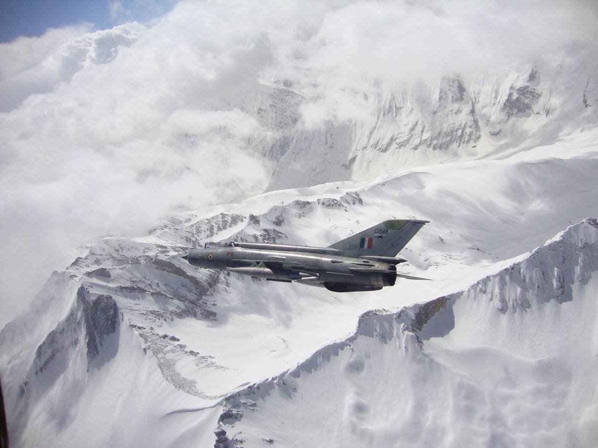 #MiG21 Daily Pic: D minus 1  

Knife-bright against a continent of white. She threads the cornice, her engine song swallowed by snow. One last dawn before the mountain sentry hands in her keys.

📷 Gp Capt Puneet Narain

 #MiG21India  #IAFHistory