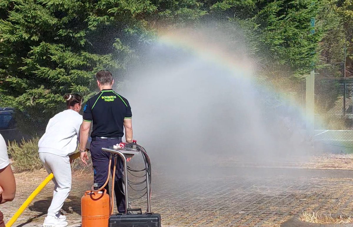 supmadrid's tweet image. 📆 Hoy arrancan las prácticas del curso de coordinación operativa con @BomberosMadrid 🚒 ¿Te atreverías a entrar en una casa llena de humo para salvar una vida? 🔥#ProfesiónDeRiesgo

 🚓 Afíliate y vive la experiencia con nosotros ‼️  #SupLíderEnFormacíon