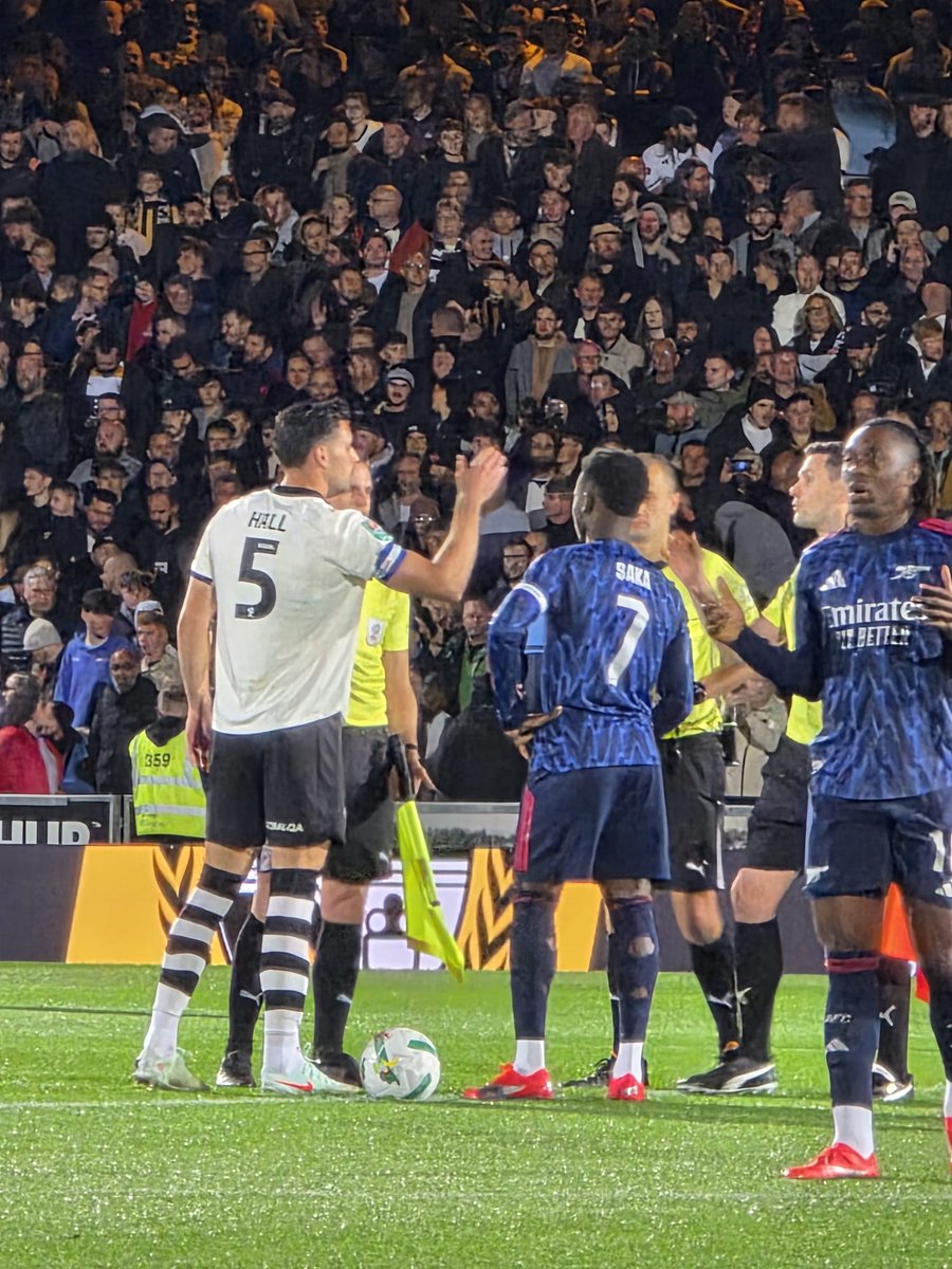 connorhall7's tweet image. What an incredible experience last night was. To be captain against the club I support was right up there with the Wembley wins. Now to focus on putting them performances into the league and climb that table #UTV 🖤🤍⚽️