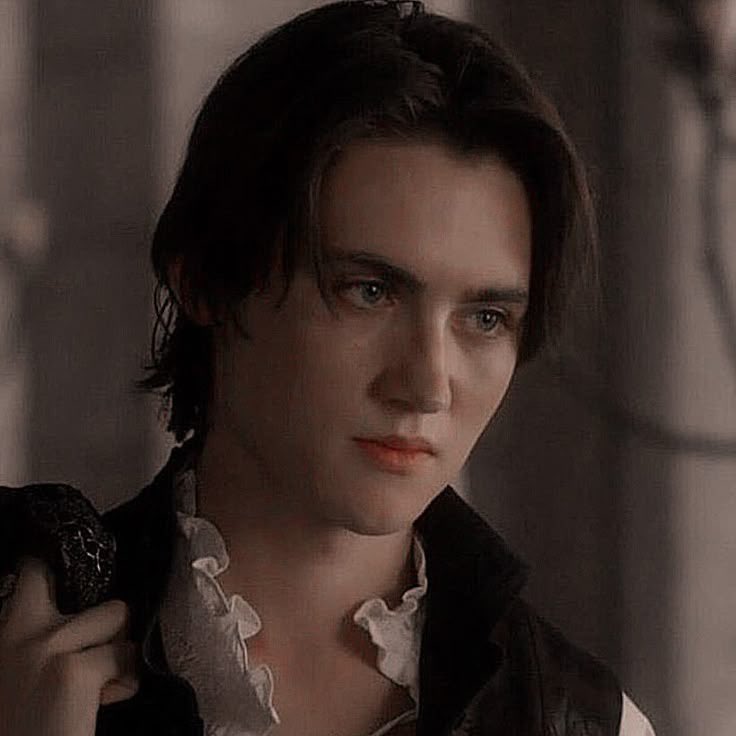 kalelsconcubine's tweet photo. “You think me stupid.”

“I think you foolish. Stupid you have never been but recklessness is a fault I cannot deny.”

#robbjon https://t.co/O1G0vsrx1I