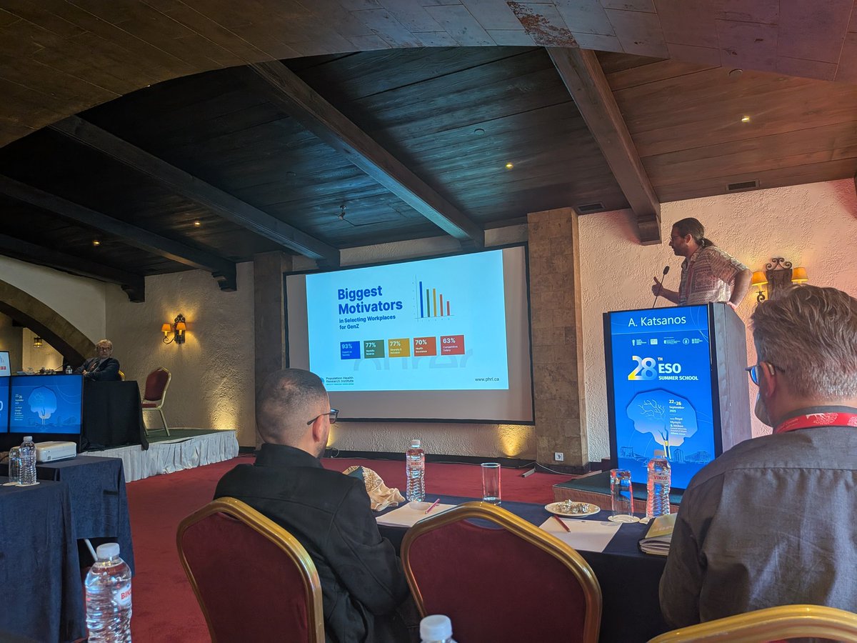 a_ciacciarelli's tweet photo. Inspiring talk by @ArKatsanos and powerful discussion about the future of Vascular Neurologists at #ESOSummerSchool. "AI is like a knife ... " @ESOstroke https://t.co/KrXHb2IfUg