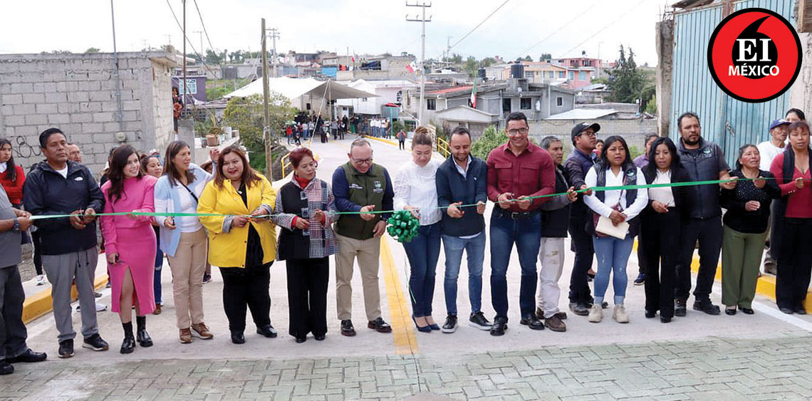 ElInformanteMX's tweet image. Continúa @ManuelVilchisMV entregando obras de #pavimentación, ahora en #SanAntonioAcahualco

En el lugar señaló que la #InfraestructuraVial es pilar de #Zinacantepec.
Tag: @GobZinacantepec
elinformante.mx/?p=93251