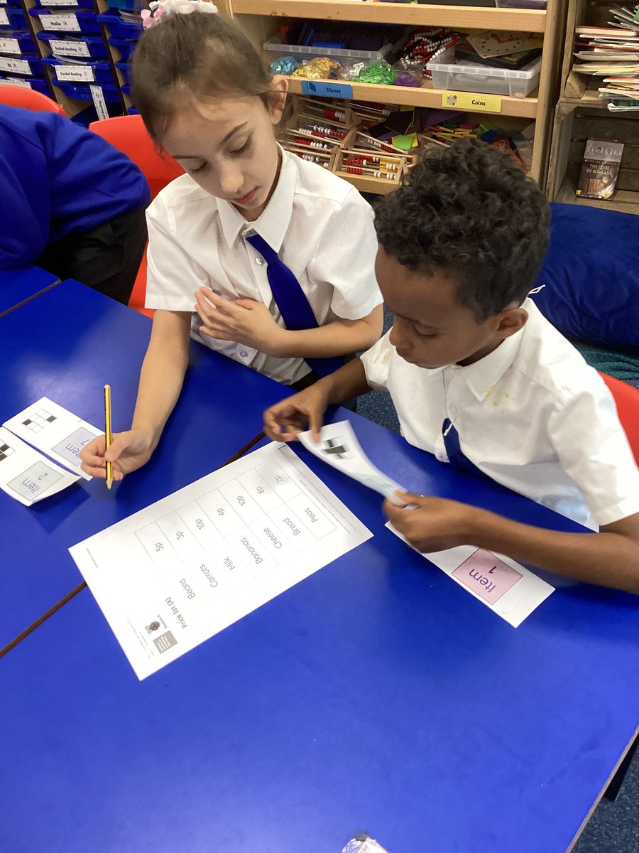 AbbeyPrimary's tweet image. #y2 are learning how barcodes work. #computing