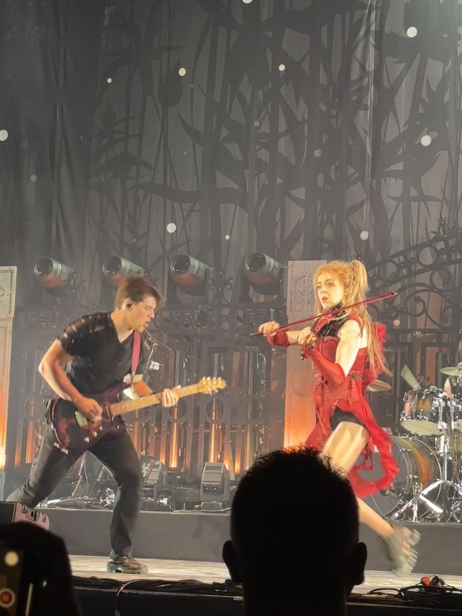 MitchP1983's tweet image. Amazing performance from @LindseyStirling last night at the @AEPowerHouseCR in #CedarRapids ! Incredible to watch what she does on stage all while absolutely slaying on the violin! Great show! #neverestdualitytour #violin #LindseyStirling
