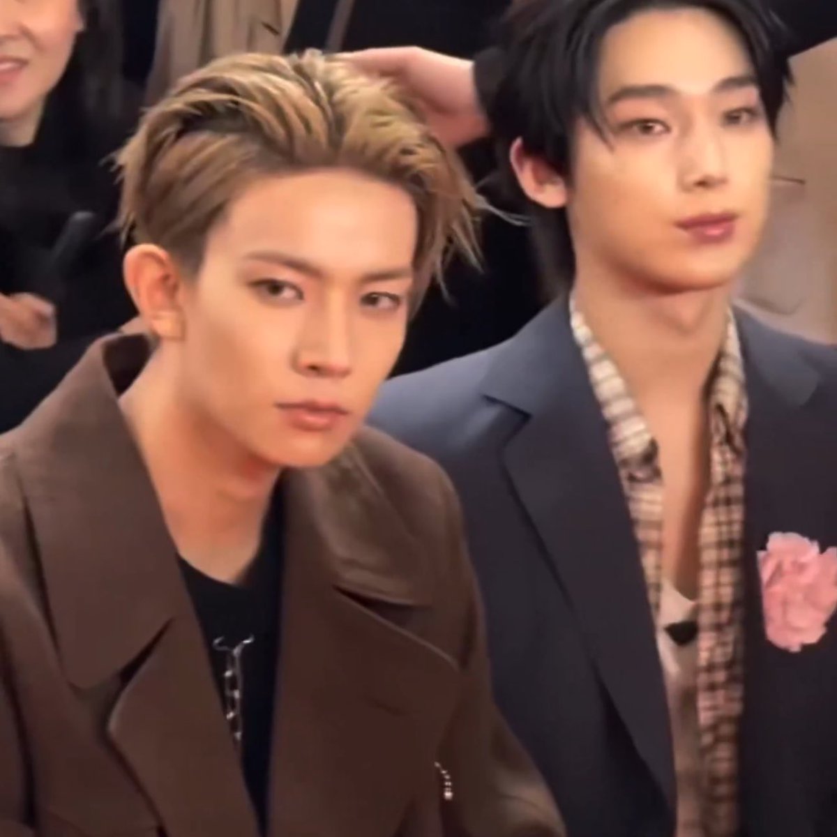 Mintchocaegyo's tweet image. มิลานเกิดไรขึ้นคะ แฟนเก่ารีเทิร์น??