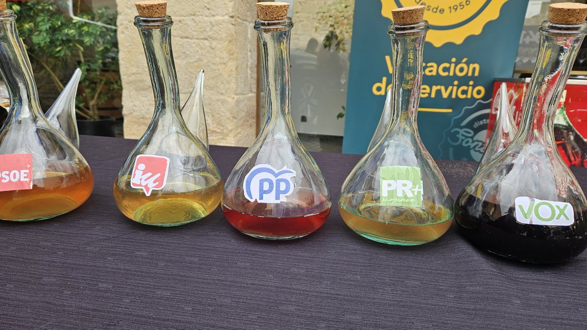 El público ha hablado, bueno, ha bebido.

En la terraza de <a href="/NueveCuatroUno/">NueveCuatroUno</a>  se puede disfrutar el zurracapote de las cinco formaciones políticas que tenemos chamizo.

El porrón más vacío y solicitado es el del <a href="/PartidoRiojano/">Partido Riojano (PR+)</a>... tengo la prueba gráfica, je, je.

¡VIVA LOGROÑO!