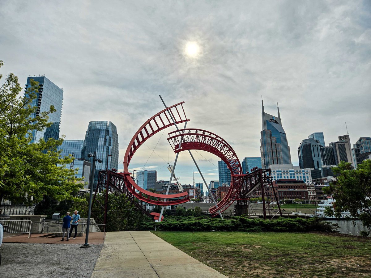 DocTimeLog's tweet image. We just returned from our fall company meeting in Nashville! A few days of brainstorming, planning, and connecting with partners left us energized and inspired. We laughed plenty, ate great food, and spent some time on the water.