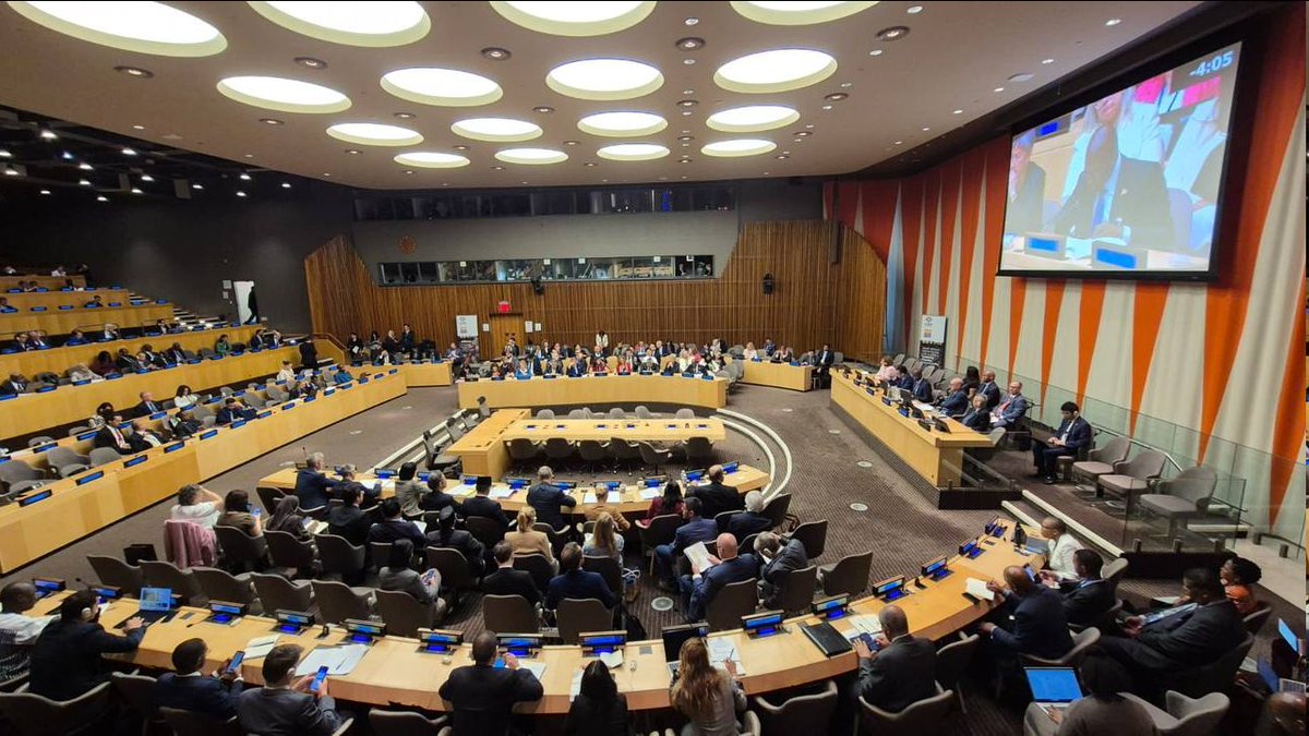 🔴 #ПрямойЭфир: Выступление Министра иностранных дел Российской Федерации С.В.Лаврова на СМИД «Группы двадцати» «на полях» #ГАООН80 

🔗 rutube.ru/video/424e87af…

🔗 youtube.com/live/3S8NLWi0o…

🔗 ruptly.video/event_route?li…

🔗 mid.ru/ru/press_servi…