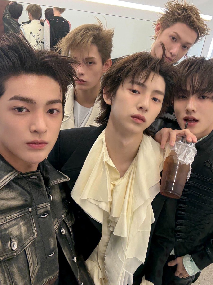 ป๊าดดดดดด อย่าเผลอมามองหน้าแก๊งนี้นะ!!!😭😭😭😭😭😭 หล่อโพดดดดด!!!