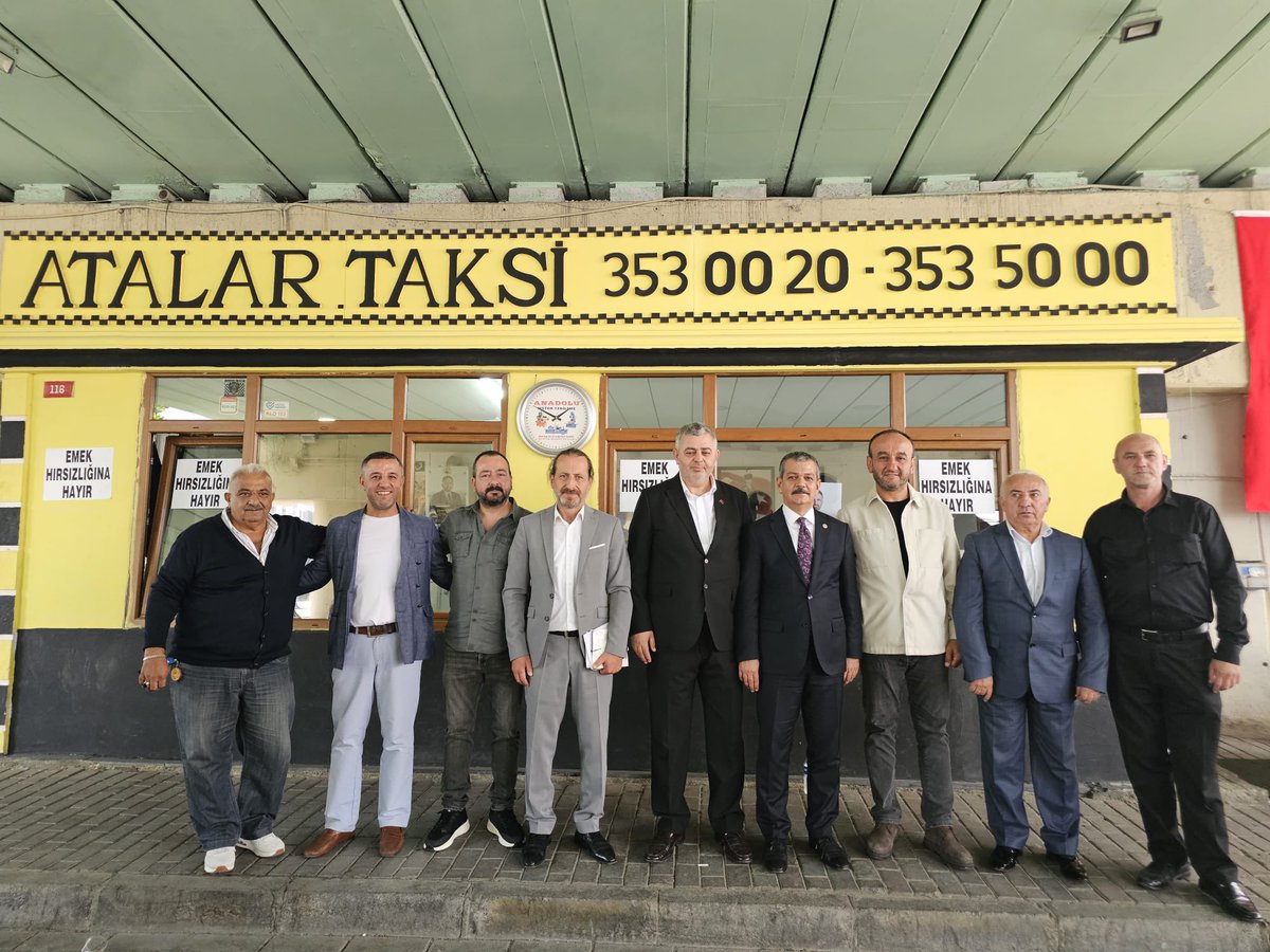 erolkeles23's tweet photo. ❝Türkiye Yüzyılı Buluşmaları ile her gönülde olmaya devam ediyoruz.❞
📍İstanbul | Kartal

Atalar Mahallesi’nde Atalar Taksi Durağı’nı ziyaret ederek şoför esnafımızla bir araya geldik, talep ve görüşlerini dinledik.

Misafirperverlikleri için teşekkür ediyor, hayırlı ve bereketli kazançlar diliyorum.

@Akparti @abuyukgumus 
#HerMahallesiyleTürkiyeYüzyılı #HepBirlikteGüçlüTürkiye
#TürkiyeYüzyılıBuluşmaları