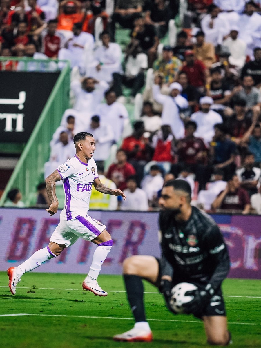 الساحر كاكو.. ينثر سحره في كل مكان 💫🪄

#شباب_الأهلي_العين | #دوري_أدنوك_للمحترفين