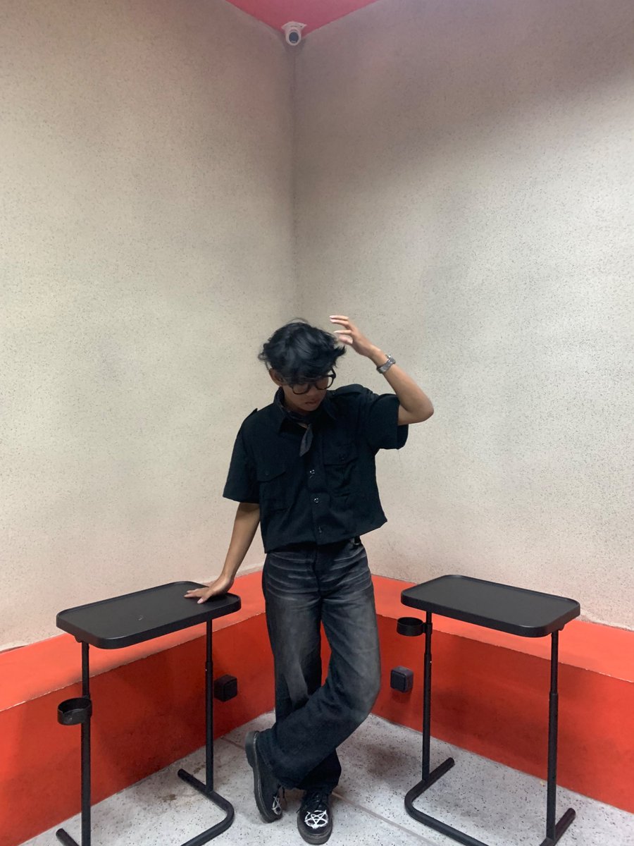 your lover🌈 tweet media