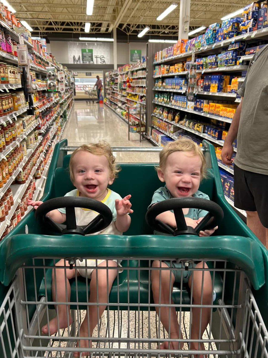 Publix's tweet photo. That feeling when the new weekly ad drops. 

📸: Amanda https://t.co/jTyDDZks40