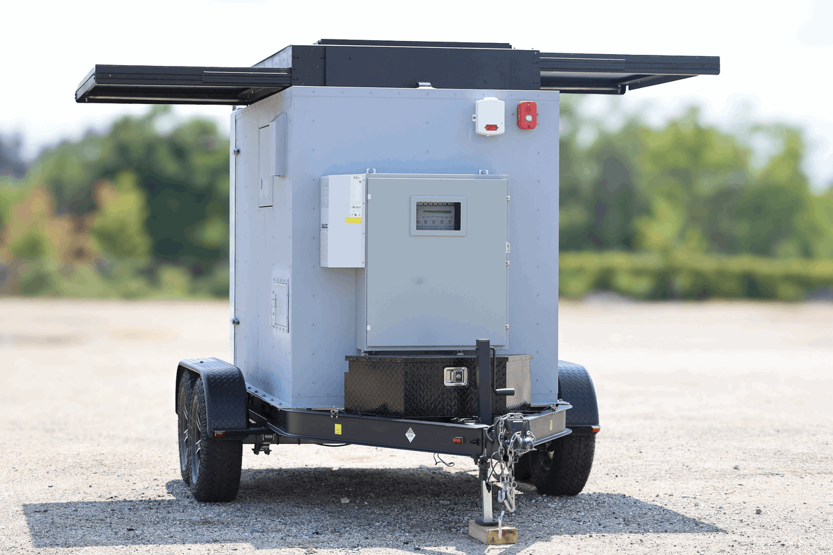 PowerUpConnect's tweet photo. Did you know our mobile BESS trailer is the first in the world to be UL 9540 certified? 

https://t.co/2iqPuk4ifT

#MobileBESS #PowerUpConnect #ULCertified #UL9540 #Safety #EnergyStorage https://t.co/ypkaxcHCL2