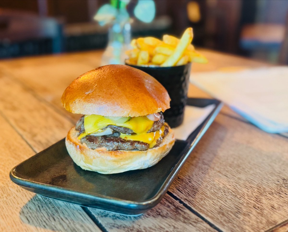 Kitchen is open 12-10pm Tuesday-Saturday and open 12-9pm on Sundays. Treat yourself 🍔