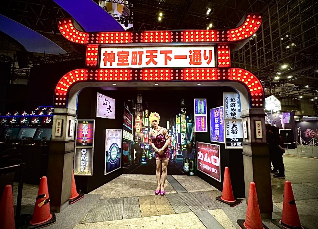 【TOKYO GAME SHOW2025】に、
龍が如く20周年記念コスプレイヤーオーディションの合格者一同で参加させて頂きました！🐉
霜月はゴロ美のコスプレです🎀🐍
ぜひセガ/アトラスブース内フォトスポットにお立ち寄りください✨📷

#TGS2025 
#龍が如く