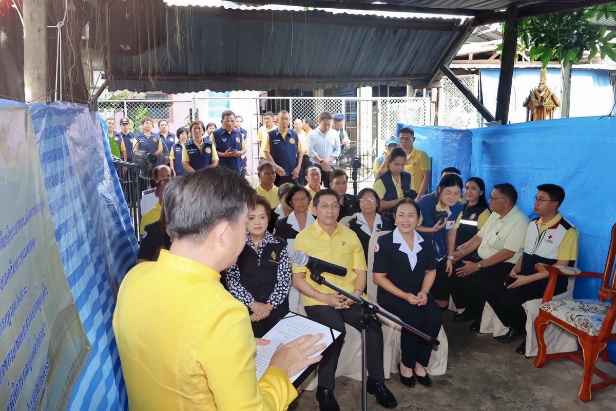 บ่ายนี้ : ร่วมให้การต้อนรับ นายเกียรติศักดิ์ ตรงศิริ ผู้ว่าราชการจังหวัดนนทบุรี พร้อมคณะ เดินทางมาทำพิธีมอบบ้านตามโครงการเฉลิมพระเกียรติพระบาทสมเด็จพระเจ้าอยู่หัว เนื่องในโอกาสมหามงคลเฉลิมพระชนมพรรษา กิจกรรม"ร่วมใจซ่อมแซมและสร้างบ้านผู้ยากไร้ ผู้สูงอายุ ผู้พิการ และผู้ด้อยโอกาส"