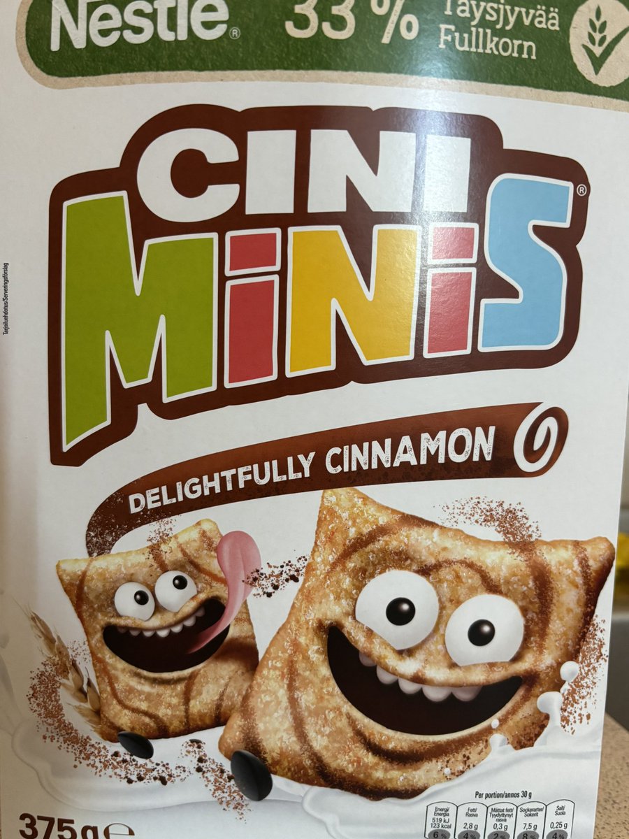horridcalz's tweet photo. these are so good i just ate half the pack in the span of 15 minutes im so fat holy shit i can’t stop eating them https://t.co/EtVdtMDh0L