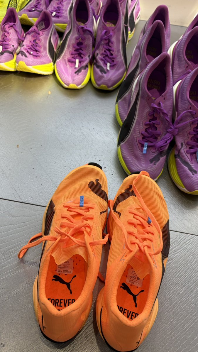 HNO3@Apr.21 Boston Marathon (@hno3_run) on Twitter photo 9/25 1km×7 3:30 r'90
FastR3のトライオンが出来ると聞いて、原宿のプーマ店へ。エグい反発を感じながら代々木公園を駆け抜けました🏃
反発は私史上No1のシューズでした!けどフルで持つ自信はない😆
ポイント練&シューズも試せて、良い機会でした😇また行こう
<a href="/PUMA_JPN/">PUMA JAPAN</a> <a href="/TeamNitro_staff/">Team Nitro</a> 9/25 1km×7 3:30 r'90
FastR3のトライオンが出来ると聞いて、原宿のプーマ店へ。エグい反発を感じながら代々木公園を駆け抜けました🏃
反発は私史上No1のシューズでした!けどフルで持つ自信はない😆
ポイント練&シューズも試せて、良い機会でした😇また行こう
<a href="/PUMA_JPN/">PUMA JAPAN</a> <a href="/TeamNitro_staff/">Team Nitro</a>